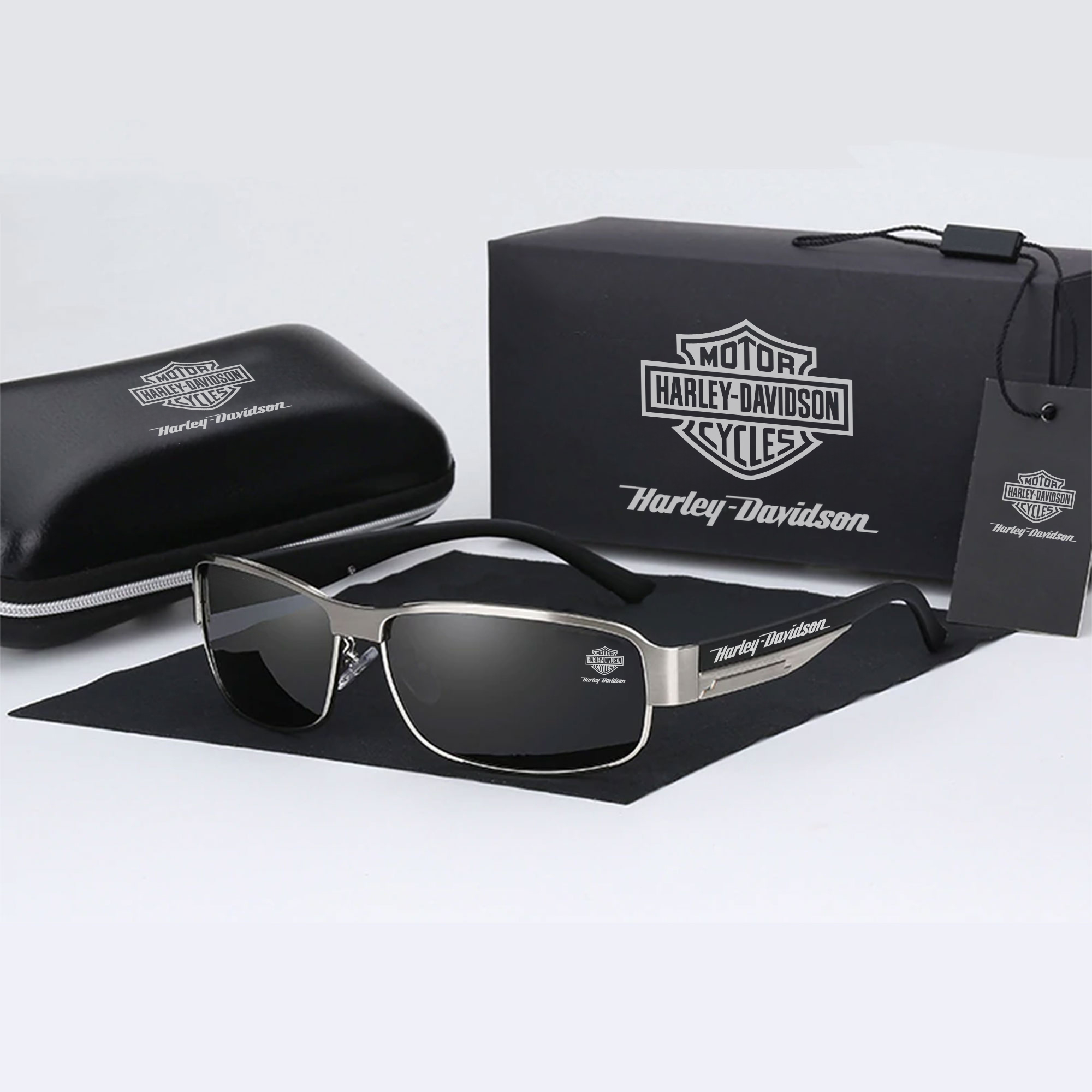 Silver-Black-1.jpg